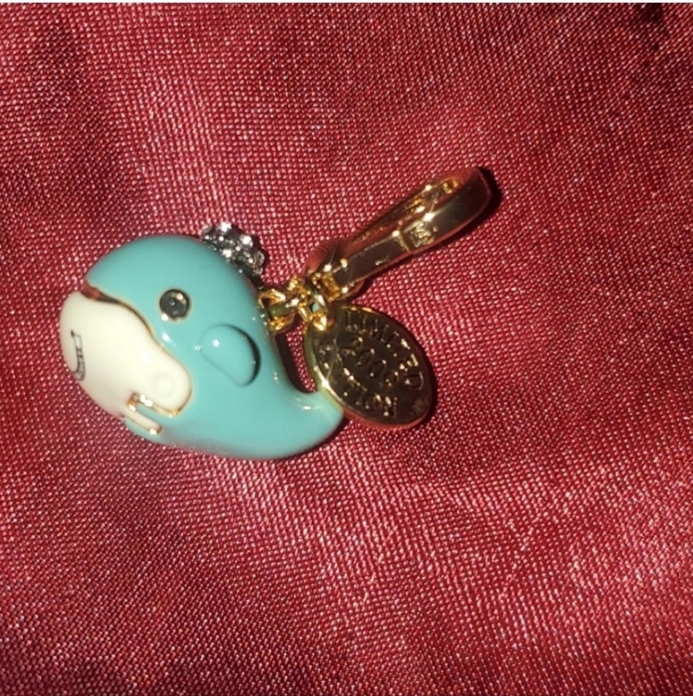 Limited-Edition Blue Whale with fish inside its mouth 2009 - Picture 3 of 7